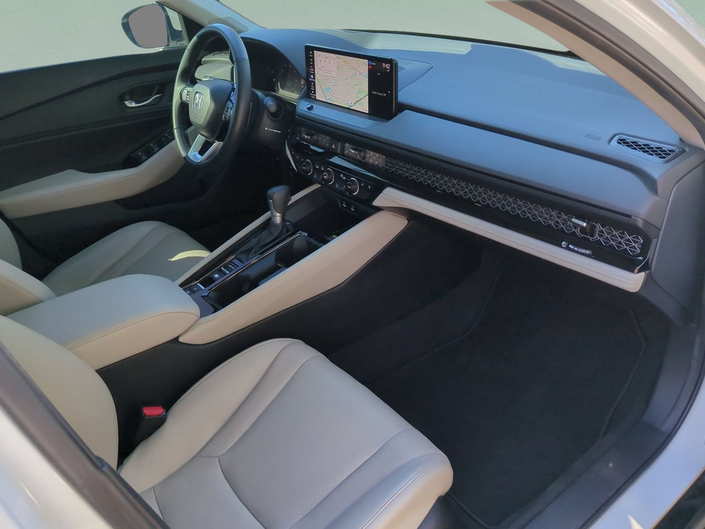 Used 2024 Honda Accord Touring image 18