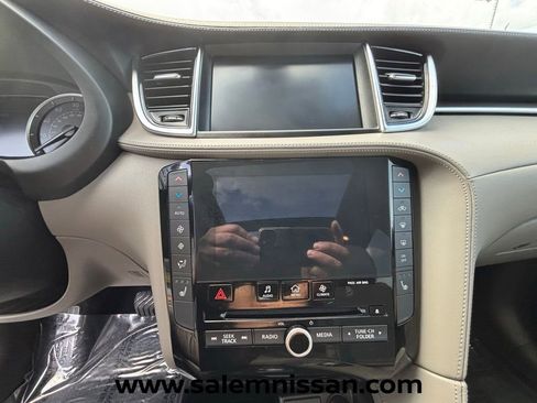 Used 2023 INFINITI QX50 Luxe AWD/4WD image 7