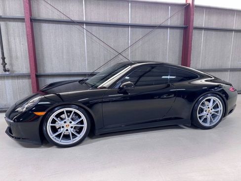 Used 2019 Porsche 911 Carrera image 4