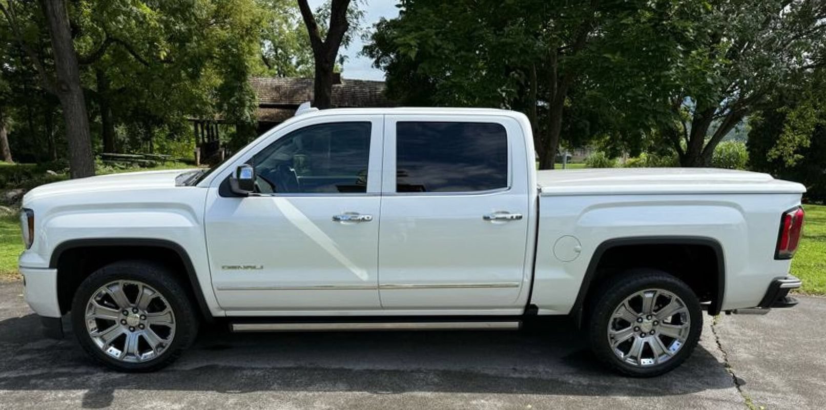 Used 2018 GMC Sierra 1500 Denali w/ Denali Ultimate Package AWD/4WD image 10
