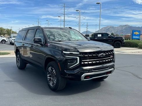 Certified 2025 Chevrolet Suburban Z71 AWD/4WD image 10