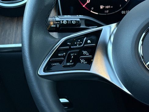 Certified 2025 Mercedes-Benz GLC 300 image 28