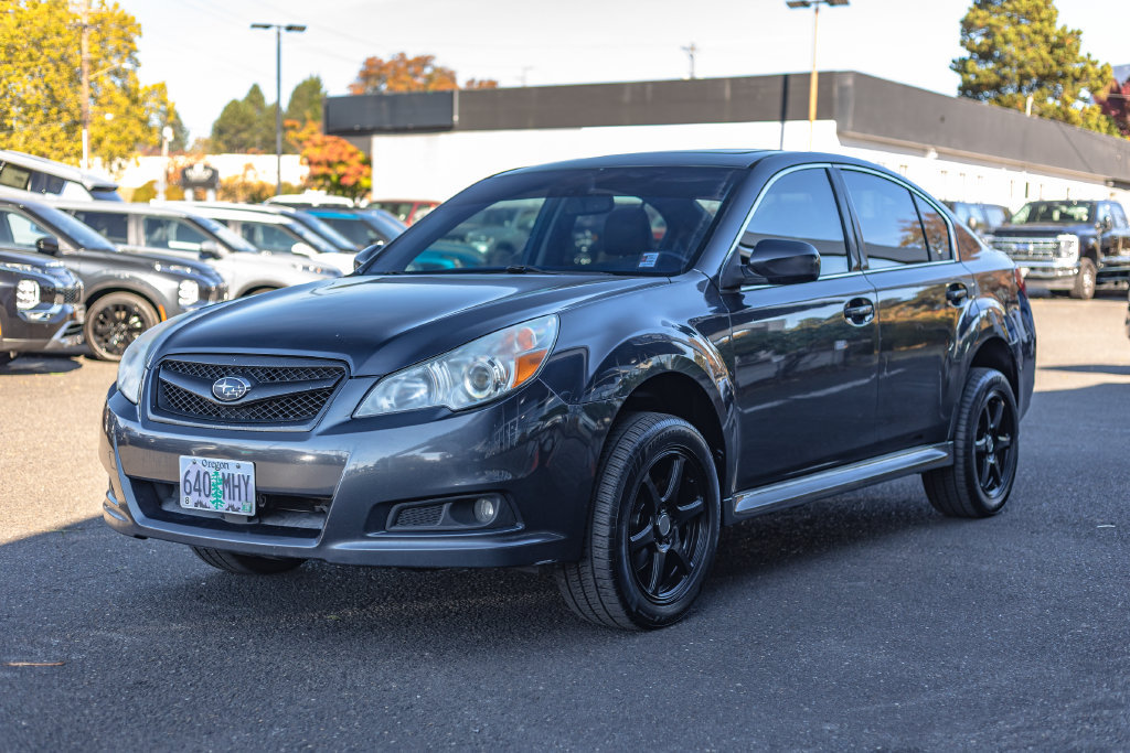 Used 2011 Subaru Legacy 3.6R Limited AWD/4WD image 4
