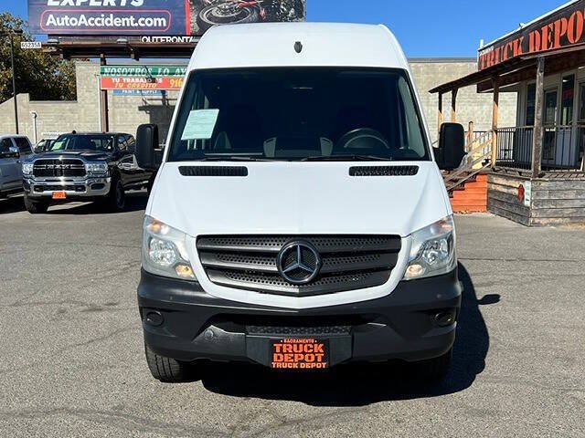 Used 2016 Mercedes-Benz Sprinter 2500 image 3