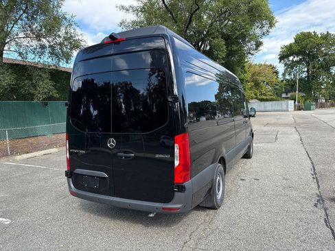 Used 2025 Mercedes-Benz Sprinter 2500 image 7