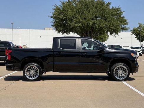 Used 2022 Chevrolet Silverado 1500 RST w/ Z71 Off-Road Package AWD/4WD image 3