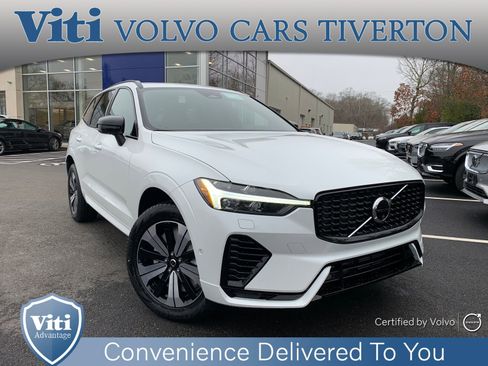 Used 2025 Volvo XC60 T8 Plus w/ Climate Package AWD/4WD image 1