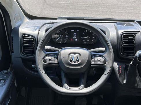 Used 2025 RAM ProMaster 2500 w/ Convenience Group image 16