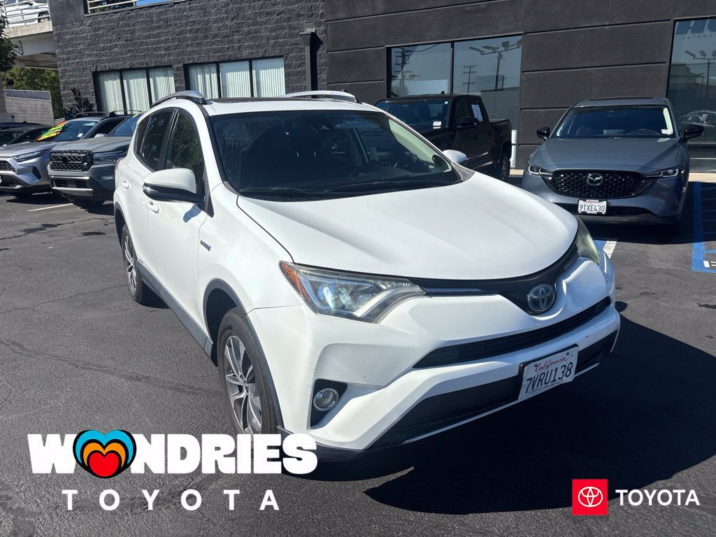 Used 2017 Toyota RAV4 XLE w/ Carpet Mat Package AWD/4WD image 1