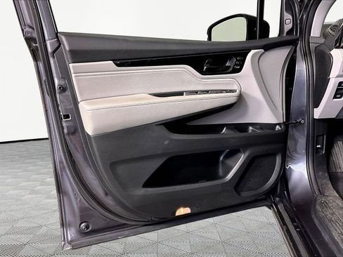 Used 2018 Honda Odyssey Elite image 16