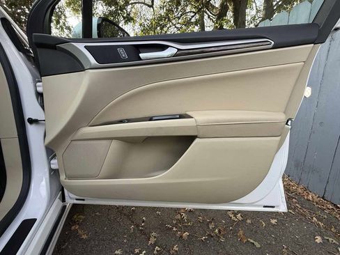 Used 2015 Ford Fusion SE w/ Equipment Group 202A image 29