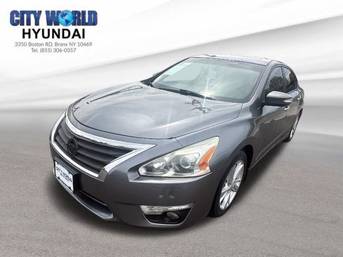 Used 2015 Nissan Altima 2.5 SL w/ Technology Package FWD image 1