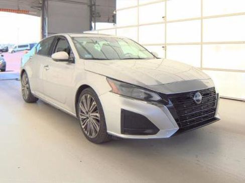 Used 2023 Nissan Altima 2.5 SL FWD image 3