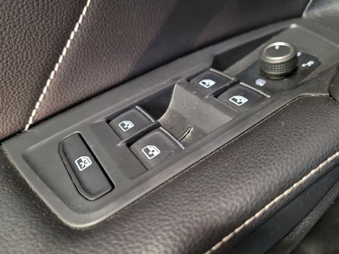 Used 2022 Volkswagen Tiguan SE w/ Panoramic Sunroof Package FWD image 27