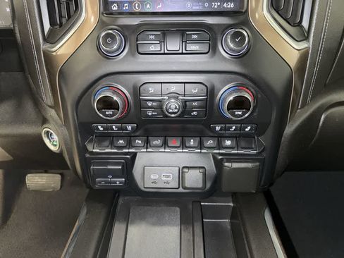 Used 2022 Chevrolet Silverado 1500 High Country w/ Safety Package II AWD/4WD image 22
