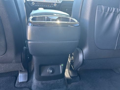 Used 2024 Kia Telluride S w/ S Sunroof Package FWD image 19