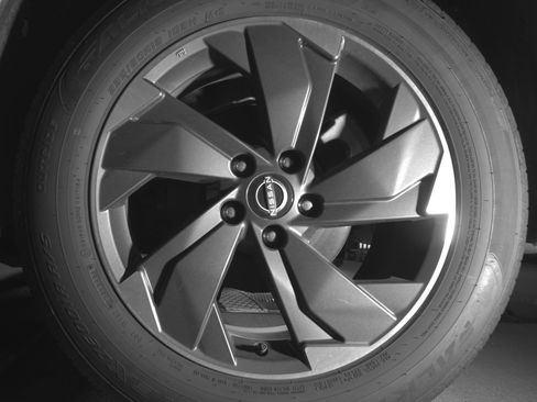 Used 2025 Nissan Rogue SV FWD image 14