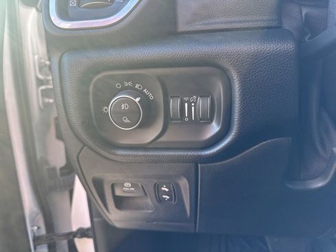 Used 2021 RAM 1500 Laramie image 19