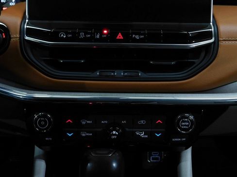 Used 2022 Jeep Compass Limited image 46