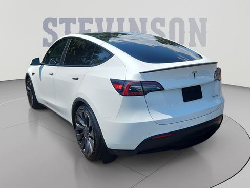 Used 2022 Tesla Model Y Performance AWD/4WD image 3