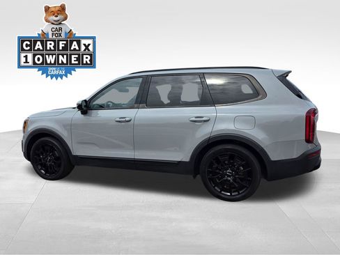 Used 2022 Kia Telluride SX w/ SX Prestige Package image 4