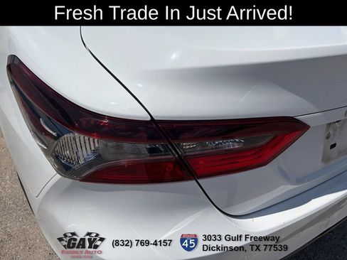 Used 2022 Toyota Camry LE w/ Convenience Package FWD image 11