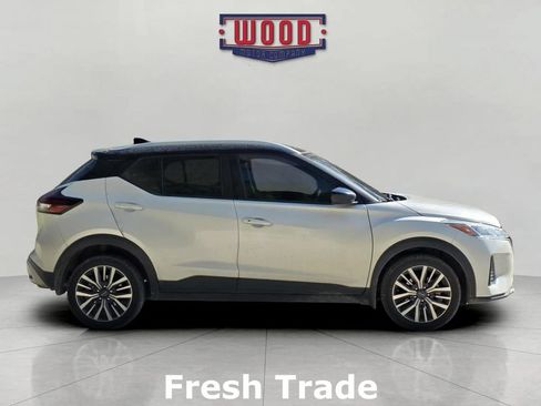 Used 2024 Nissan Kicks SV FWD image 2