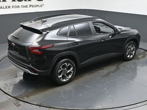 New 2026 Chevrolet Trax LT w/ Sunroof Package image 18