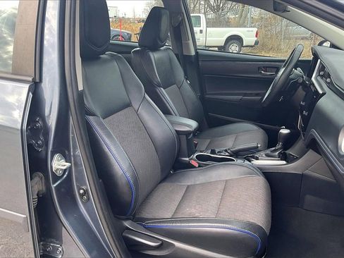 Used 2017 Toyota Corolla SE w/ SE Premium Package image 7