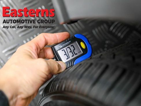 Used 2024 Hyundai Venue SEL image 28