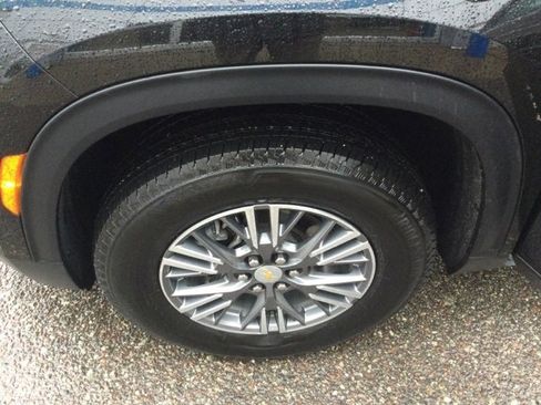 Used 2025 Chevrolet Traverse LT image 27