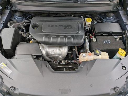 Used 2020 Jeep Cherokee Latitude Plus image 24