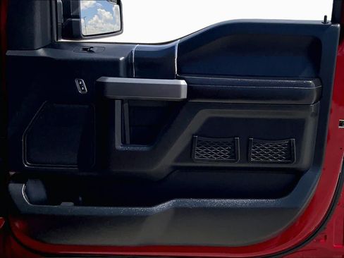Used 2018 Ford F150 XLT w/ Equipment Group 302A Luxury AWD/4WD image 22