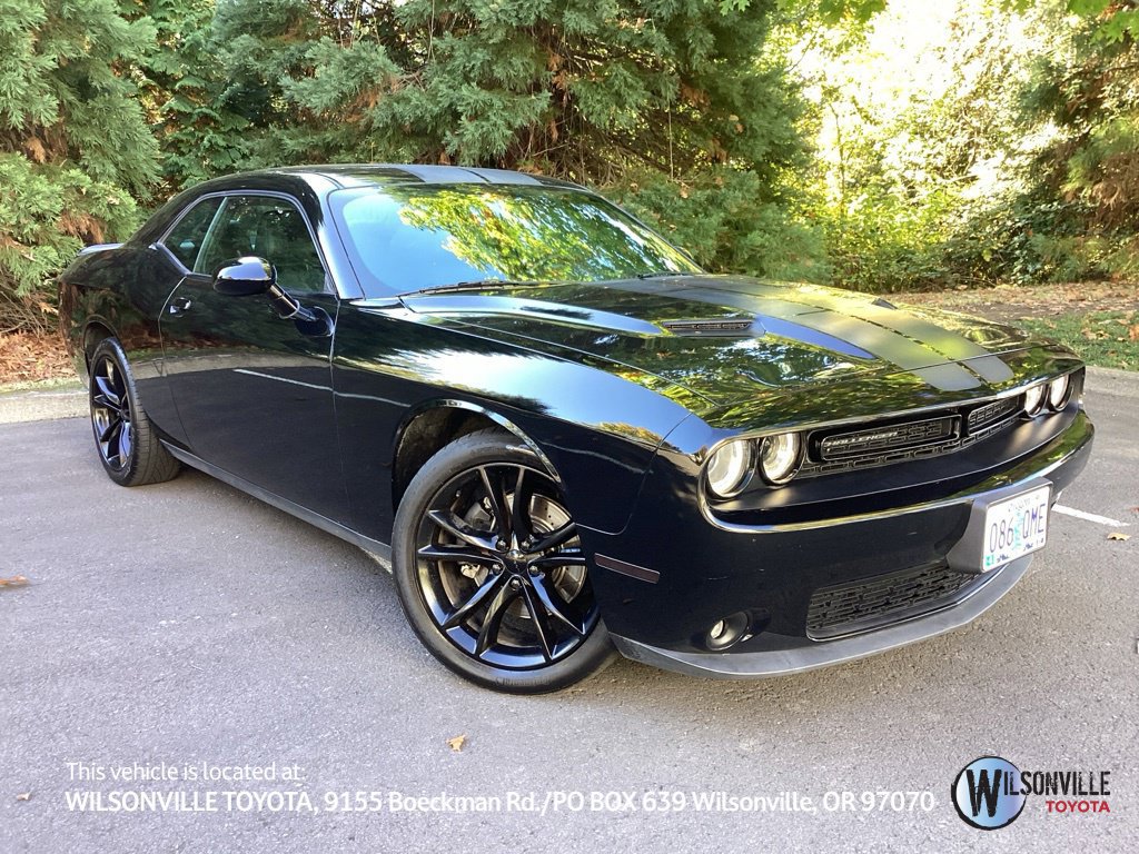 Used 2016 Dodge Challenger SXT Plus RWD image 1
