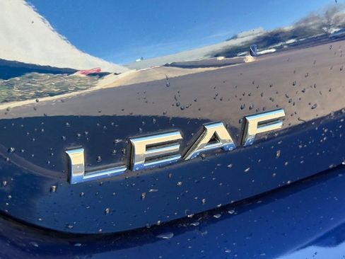 Used 2017 Nissan Leaf SV image 6