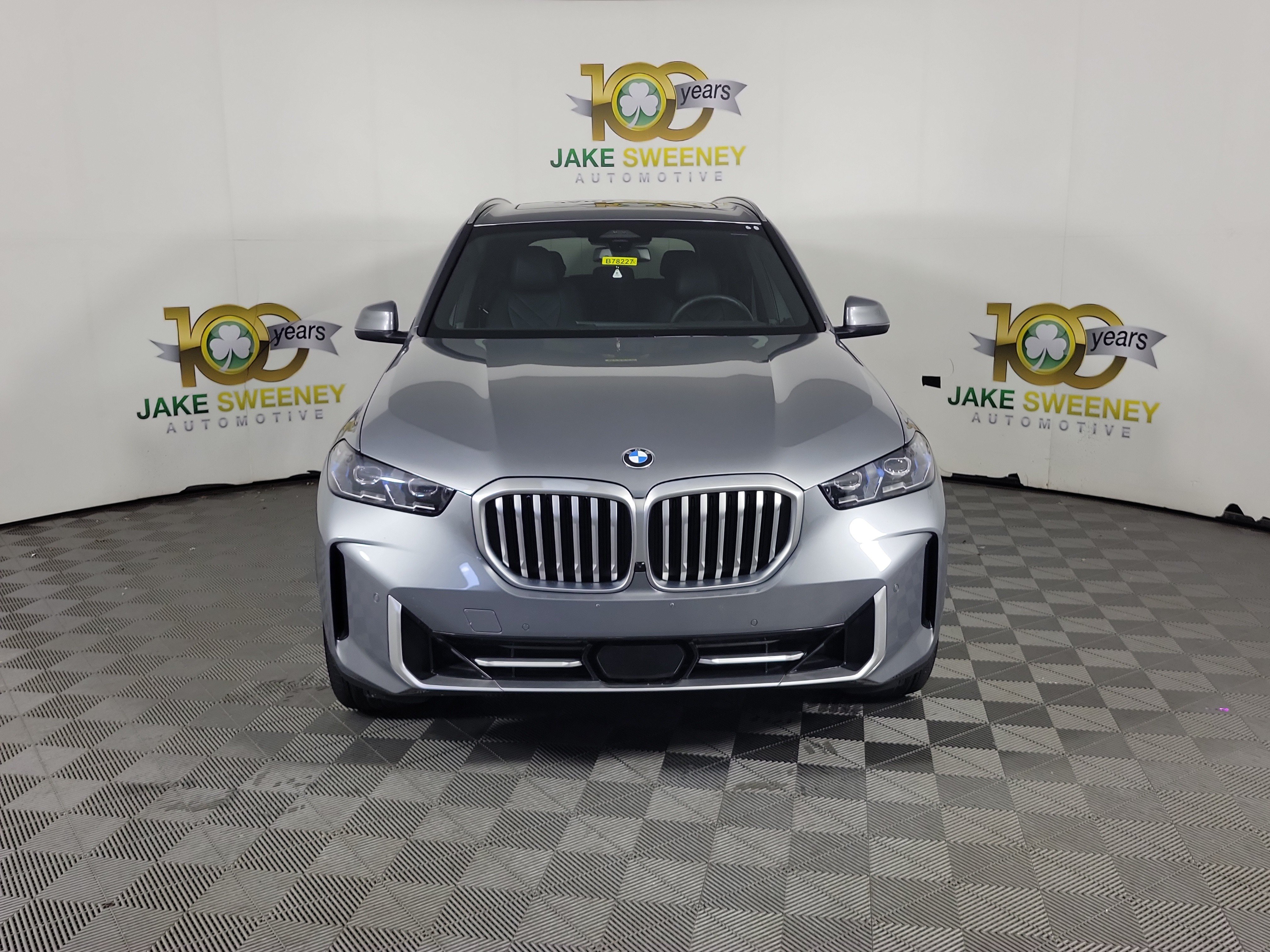 Certified 2026 BMW X5 xDrive40i AWD/4WD image 2