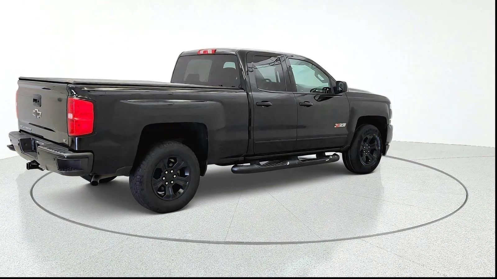 Used 2017 Chevrolet Silverado 1500 LT w/ Midnight Edition AWD/4WD image 9
