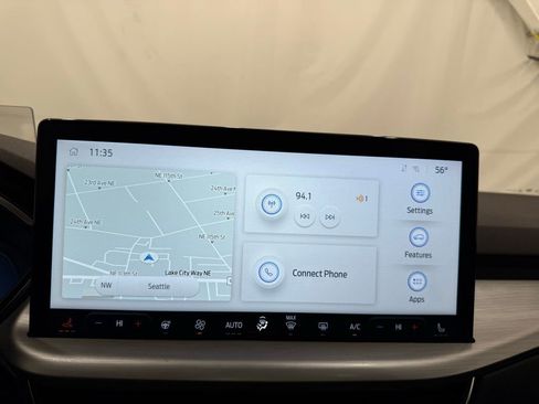 New 2024 Ford Escape SE w/ PHEV Premium Package image 34