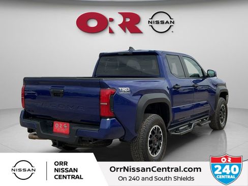 Used 2024 Toyota Tacoma TRD Off-Road AWD/4WD image 5