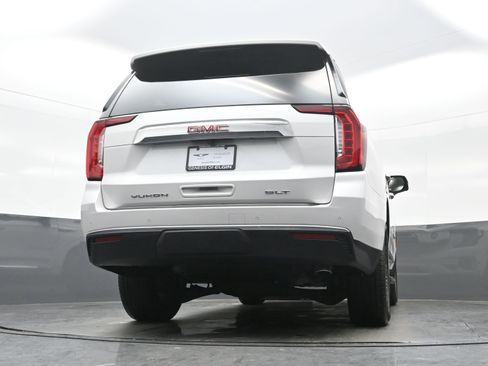 Used 2021 GMC Yukon SLT w/ SLT Premium Package image 32