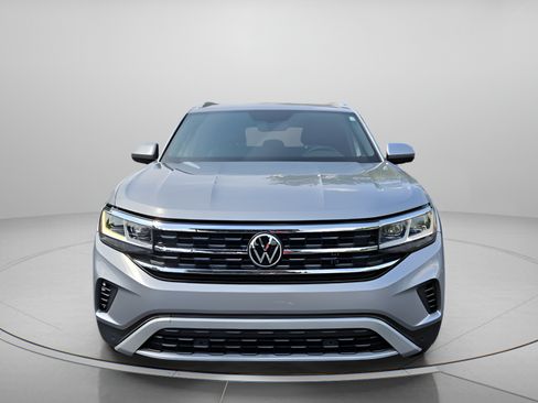Certified 2022 Volkswagen Atlas Cross Sport SE FWD image 8