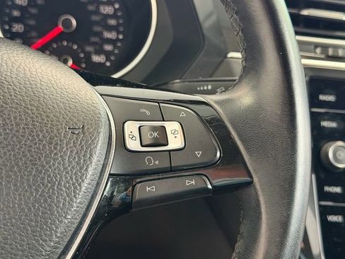 Used 2018 Volkswagen Tiguan SE FWD image 24