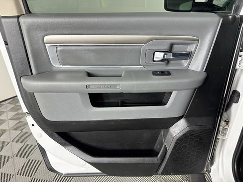 Used 2019 RAM 1500 Classic SLT image 24