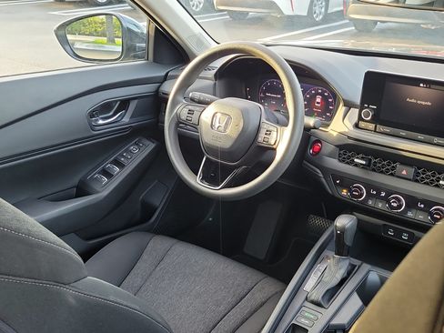 Used 2025 Honda Accord SE image 14