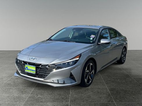 Used 2021 Hyundai Elantra Limited FWD image 4