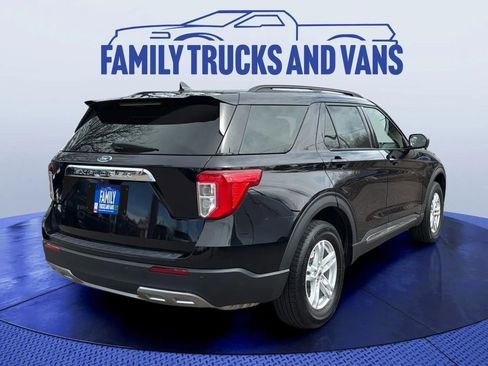 Used 2022 Ford Explorer XLT w/ Equipment Group 202A image 4