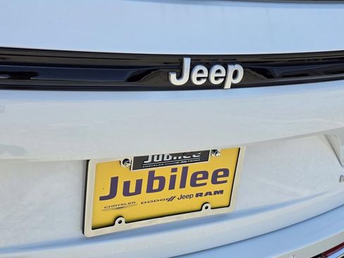 New 2026 Jeep Grand Cherokee Laredo X RWD image 29