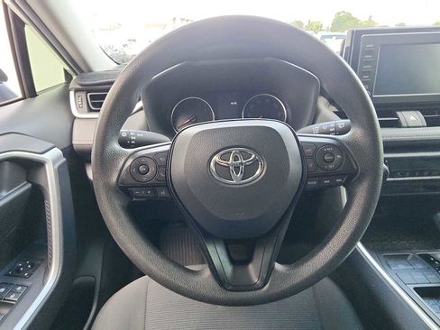 Used 2022 Toyota RAV4 LE image 15
