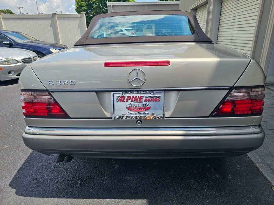 Used 1994 Mercedes-Benz E 320 Convertible image 23