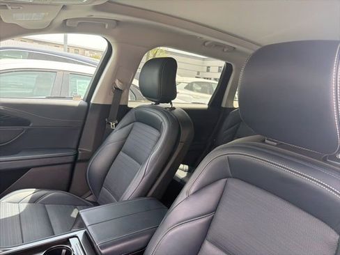 Used 2024 Lincoln Nautilus Reserve w/ Equipment Group 202A image 14